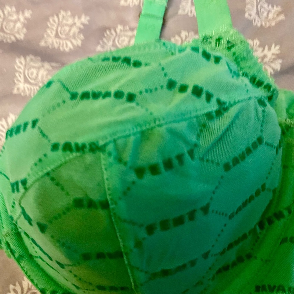 Savage X Fenty Flocked Logo Bra - Picture 5 of 8